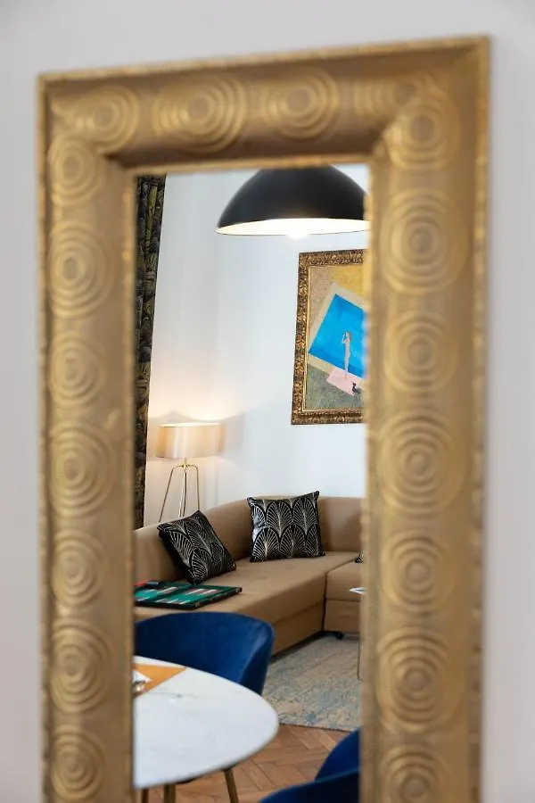 Apartment Emilia Nice