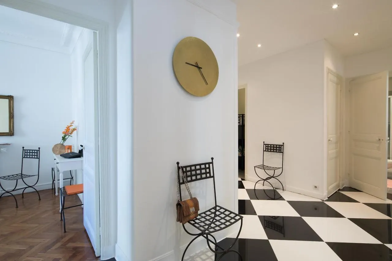 Apartment Emilia Nice