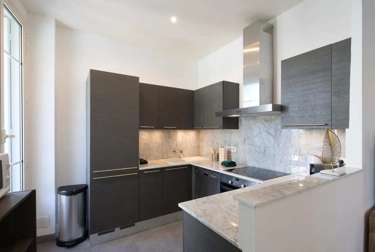 Apartment Emilia Nice