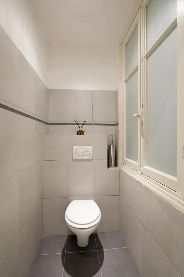 Apartment Emilia Nice